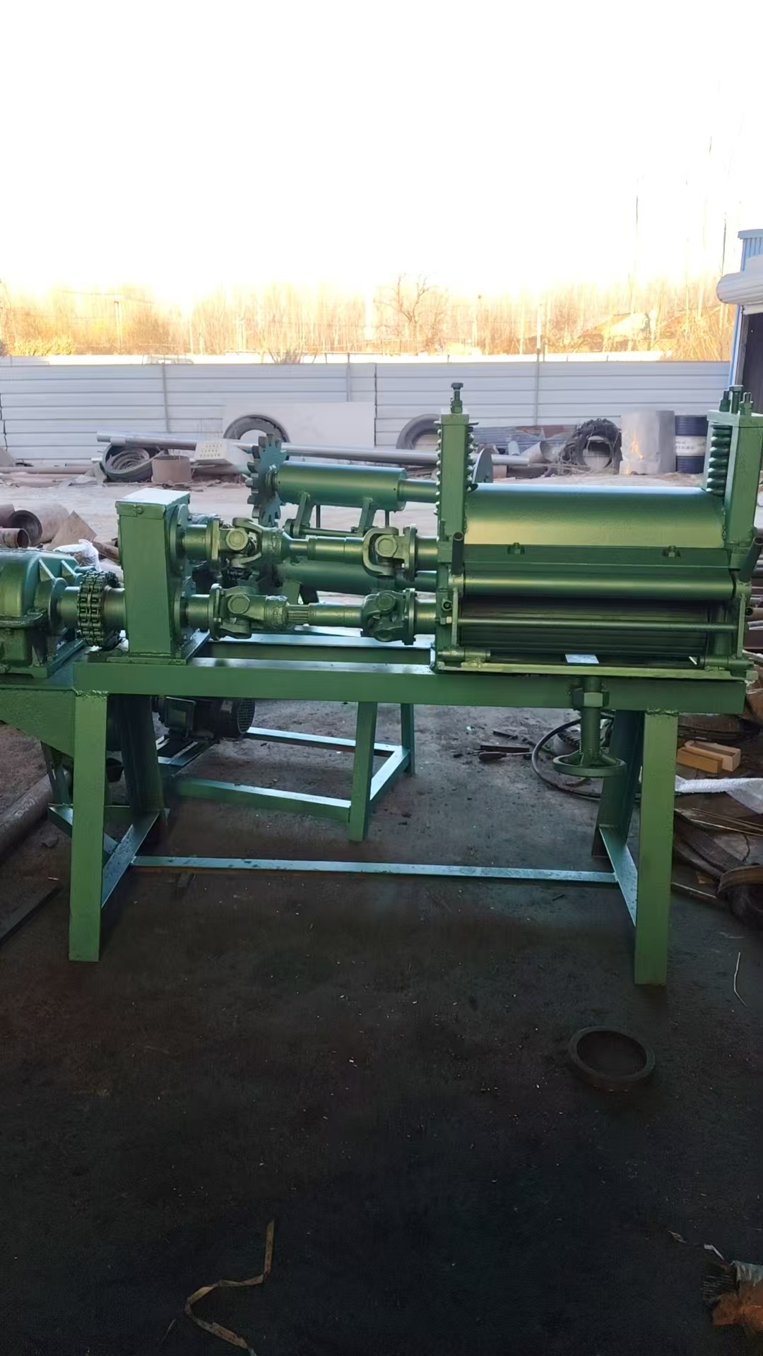 Pourquoi de plus en plus d'usines de recyclage de caoutchouc se tournent-elles vers les lames de craquelin de Xinzhe Tools ?