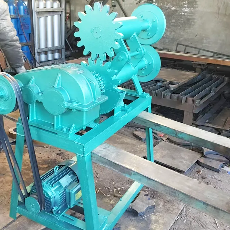 Petite machine de découpe de bandes de pneus